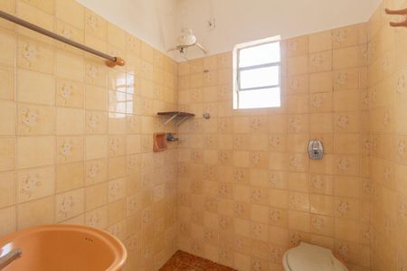 Casa à venda com 250m², 5 quartos e 2 vagas Casa à venda com 250m², 5 quartos e 2 vagasBanheiro 2