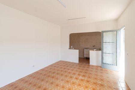 Casa à venda com 250m², 5 quartos e 2 vagas Casa à venda com 250m², 5 quartos e 2 vagasSala