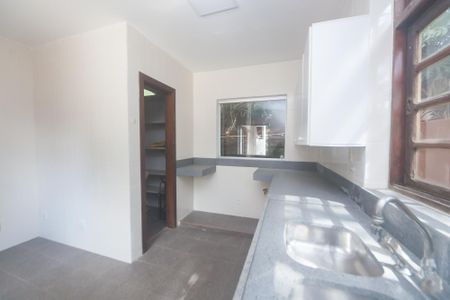 Casa de condomínio para alugar com 300m², 3 quartos e sem vagaCozinha