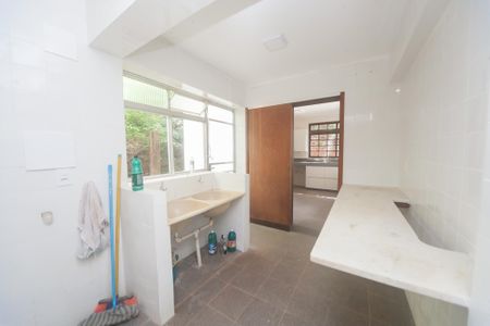 Casa de condomínio para alugar com 300m², 3 quartos e sem vagaÁrea de Serviço