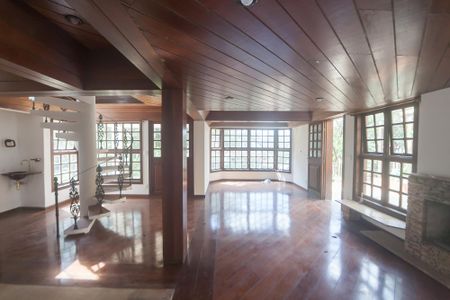 sala de casa à venda com 3 quartos, 300m² em Condomínio Retiro das Pedras, Brumadinho