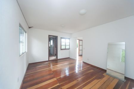 Casa de condomínio para alugar com 300m², 3 quartos e sem vagasuite 