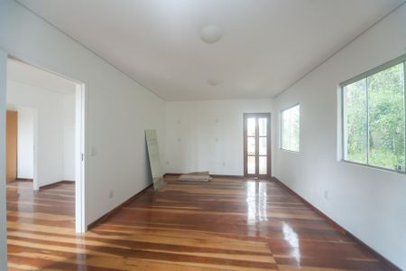 Casa de condomínio para alugar com 300m², 3 quartos e sem vagasuite 