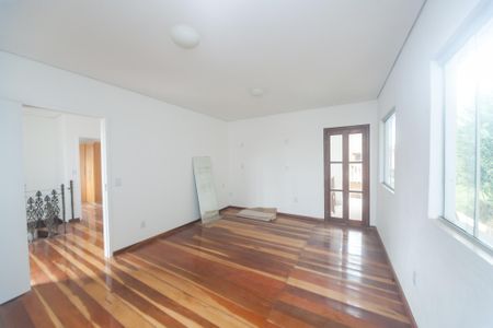 Casa de condomínio para alugar com 300m², 3 quartos e sem vagasuite 