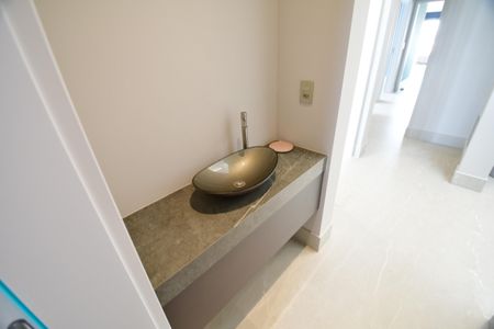 Casa de condomínio à venda com 423m², 3 quartos e 4 vagasLavabo