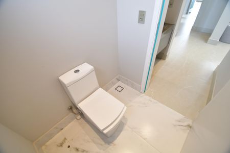 Casa de condomínio à venda com 423m², 3 quartos e 4 vagasLavabo