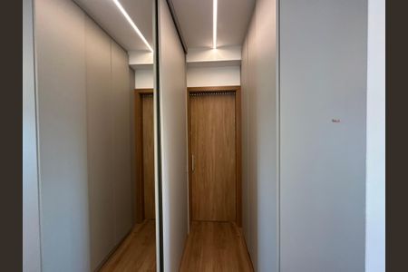 Apartamento à venda com 110m², 3 quartos e 3 vagasCloset da suíte 2
