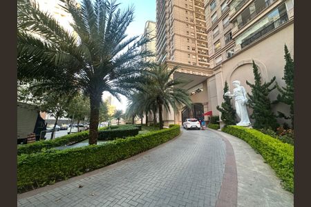 Apartamento à venda com 110m², 3 quartos e 3 vagasFachada e portaria