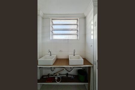 Apartamento para alugar com 69m², 3 quartos e sem vagaBanheiro da Suíte