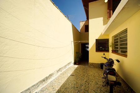 Casa à venda com 154m², 3 quartos e 1 vaga Casa à venda com 154m², 3 quartos e 1 vagaQuintal