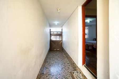 Casa à venda com 154m², 3 quartos e 1 vaga Casa à venda com 154m², 3 quartos e 1 vagaCorredor lateral