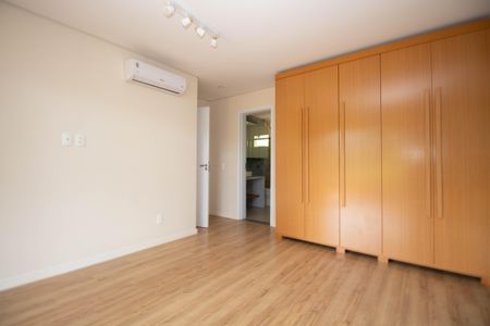 Casa para alugar com 135m², 3 quartos e sem vagaSuíte