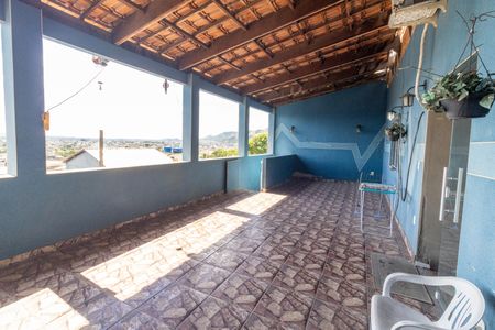 Casa à venda com 225m², 4 quartos e 1 vagaVaranda