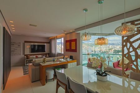 Apartamento à venda com 4 quartos, 112m² em Coracao de Jesus, Belo Horizonte