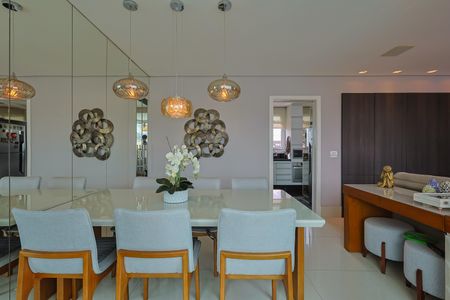 Apartamento à venda com 4 quartos, 112m² em Coracao de Jesus, Belo Horizonte