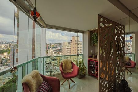 Apartamento à venda com 4 quartos, 112m² em Coracao de Jesus, Belo Horizonte