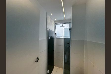 Banheiro de apartamento à venda com 2 quartos, 40m² em Itanhangá, Rio de Janeiro