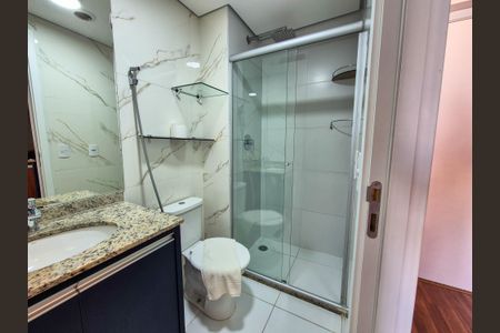 Banheiro de kitnet/studio para alugar com 1 quarto, 33m² em Santa Ifigênia, São Paulo