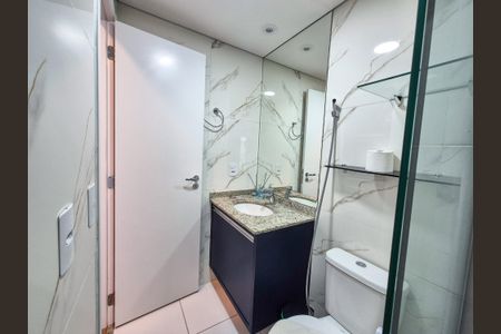 Banheiro de kitnet/studio para alugar com 1 quarto, 33m² em Santa Ifigênia, São Paulo