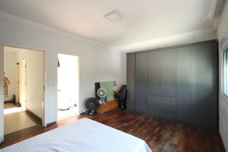 Casa à venda com 400m², 4 quartos e 4 vagasSuíte 1