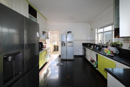 Casa à venda com 400m², 4 quartos e 4 vagasCozinha