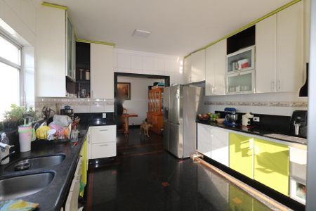 Casa à venda com 400m², 4 quartos e 4 vagasCozinha