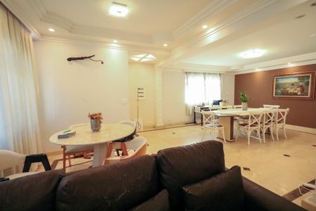 Casa à venda com 400m², 4 quartos e 4 vagasSala