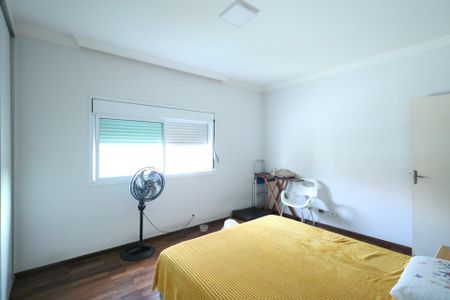 Casa à venda com 400m², 4 quartos e 4 vagasSuíte 2
