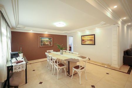 Casa à venda com 400m², 4 quartos e 4 vagasSala