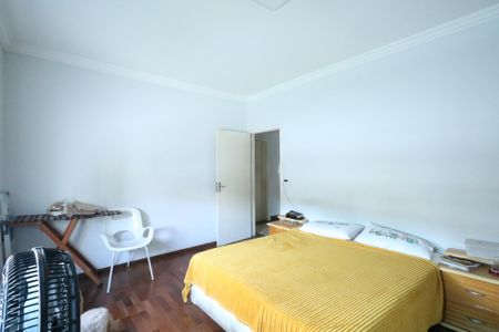 Casa à venda com 400m², 4 quartos e 4 vagasSuíte 2