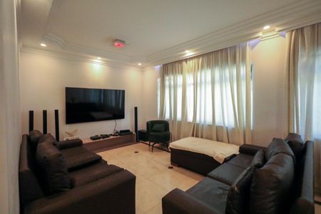Casa à venda com 400m², 4 quartos e 4 vagasSala