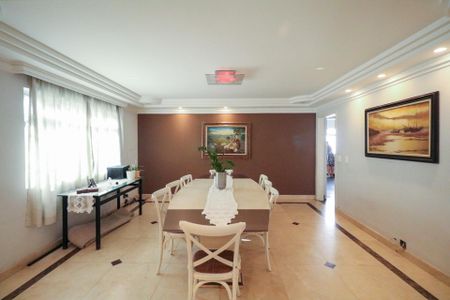 Casa à venda com 400m², 4 quartos e 4 vagasSala