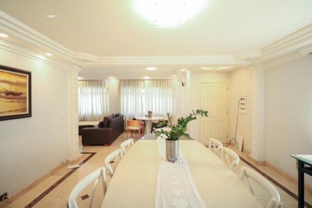 Casa à venda com 400m², 4 quartos e 4 vagasSala