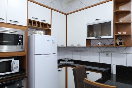 Casa à venda com 90m², 3 quartos e 2 vagasCozinha