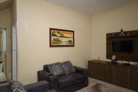 Casa à venda com 90m², 3 quartos e 2 vagasSala
