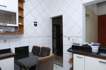Casa à venda com 90m², 3 quartos e 2 vagasCozinha
