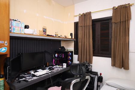 Casa à venda com 90m², 3 quartos e 2 vagasQuarto 3