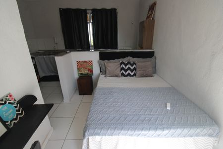 Quarto de kitnet/studio para alugar com 1 quarto, 40m² em Curicica, Rio de Janeiro