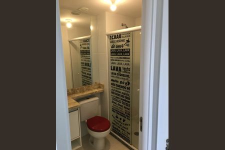 Banheiro de apartamento para alugar com 2 quartos, 55m² em Vila Galvão, Guarulhos