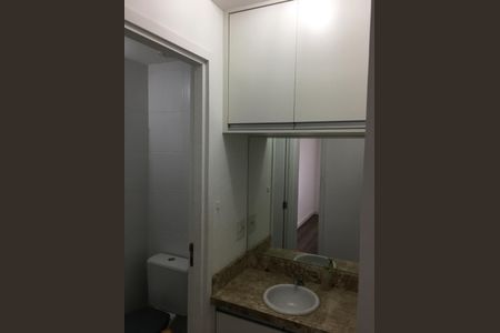 Banheiro de apartamento para alugar com 2 quartos, 55m² em Vila Galvão, Guarulhos