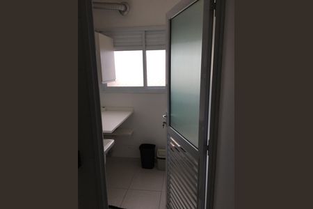 Área de serviço de apartamento para alugar com 2 quartos, 55m² em Vila Galvão, Guarulhos