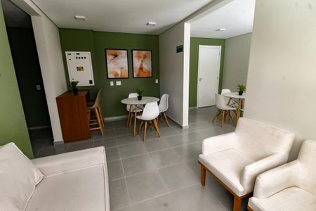 Apartamento para alugar com 28m², 1 quarto e sem vagaÁrea comum - Salão de festas