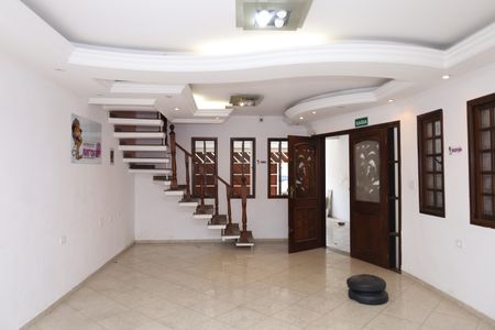 Sala de casa para alugar com 6 quartos, 355m² em Jardim Helena, São Paulo