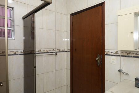 Casa para alugar com 355m², 6 quartos e 3 vagasBanheiro 1