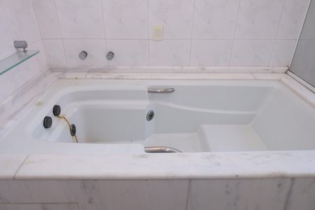 Casa para alugar com 355m², 6 quartos e 3 vagasBanheiro 3 - Suíte