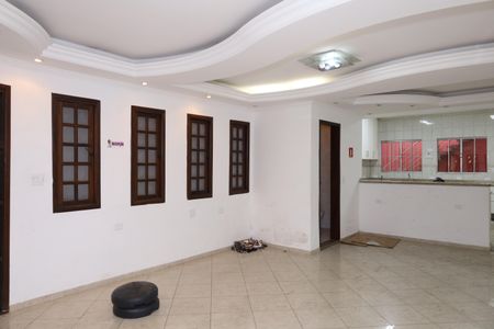 Casa para alugar com 355m², 6 quartos e 3 vagasSala