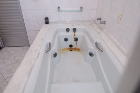 Casa para alugar com 355m², 6 quartos e 3 vagasBanheiro 3 - Suíte