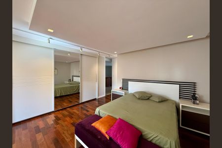 Apartamento à venda com 784m², 5 quartos e 6 vagasSuíte 3