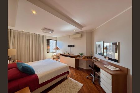 Apartamento à venda com 784m², 5 quartos e 6 vagasSuíte 2