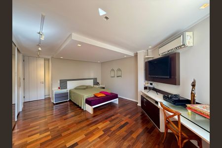 Apartamento à venda com 784m², 5 quartos e 6 vagasSuíte 3